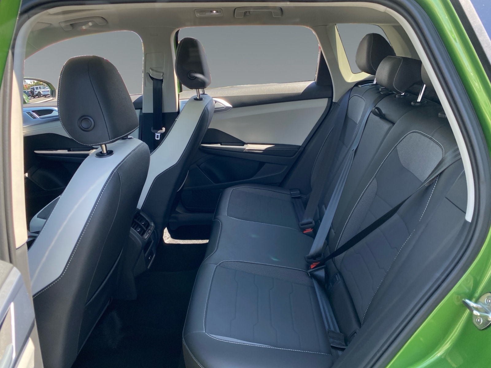 2025 Volkswagen Taos SE - Photo 13