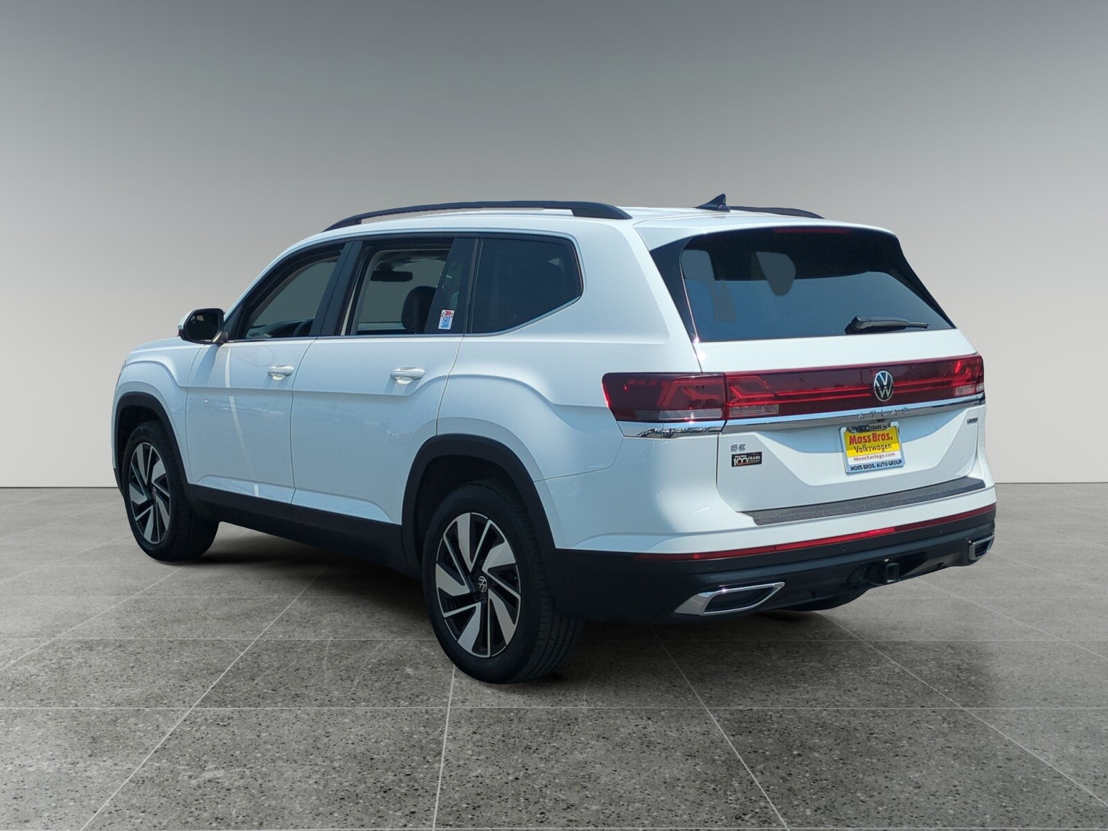 2024 Volkswagen Atlas SE Technology photo 2