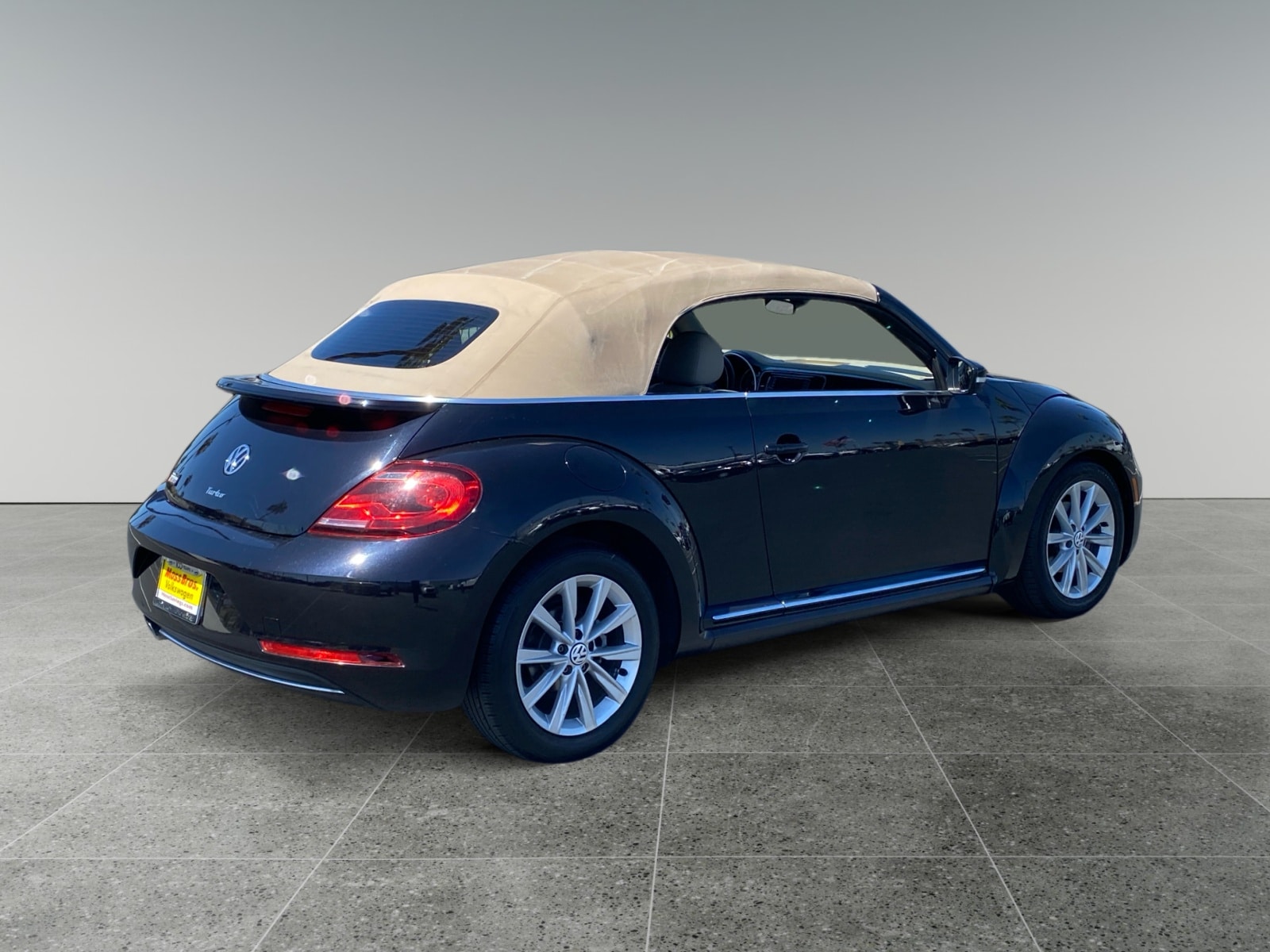 2019 Volkswagen Beetle 2.0T SE photo 5