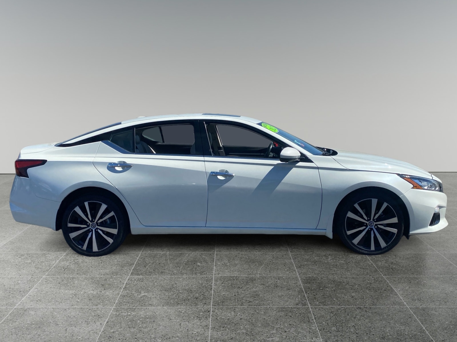 2022 Nissan Altima 2.5 Platinum photo 6