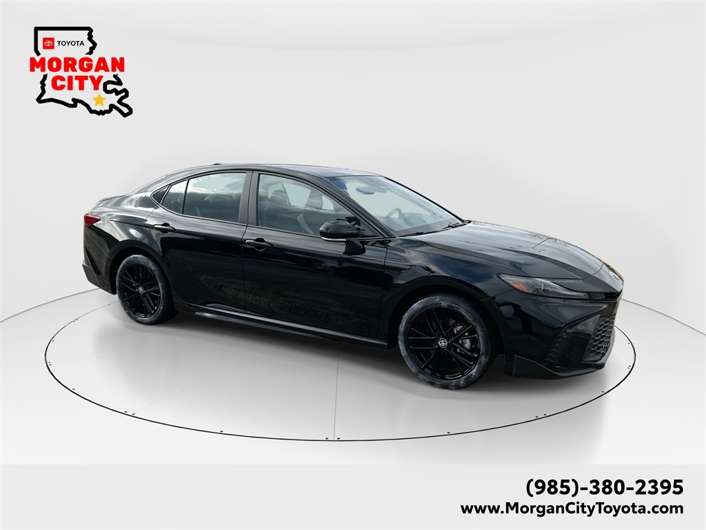 2025 Toyota Camry SE's photo