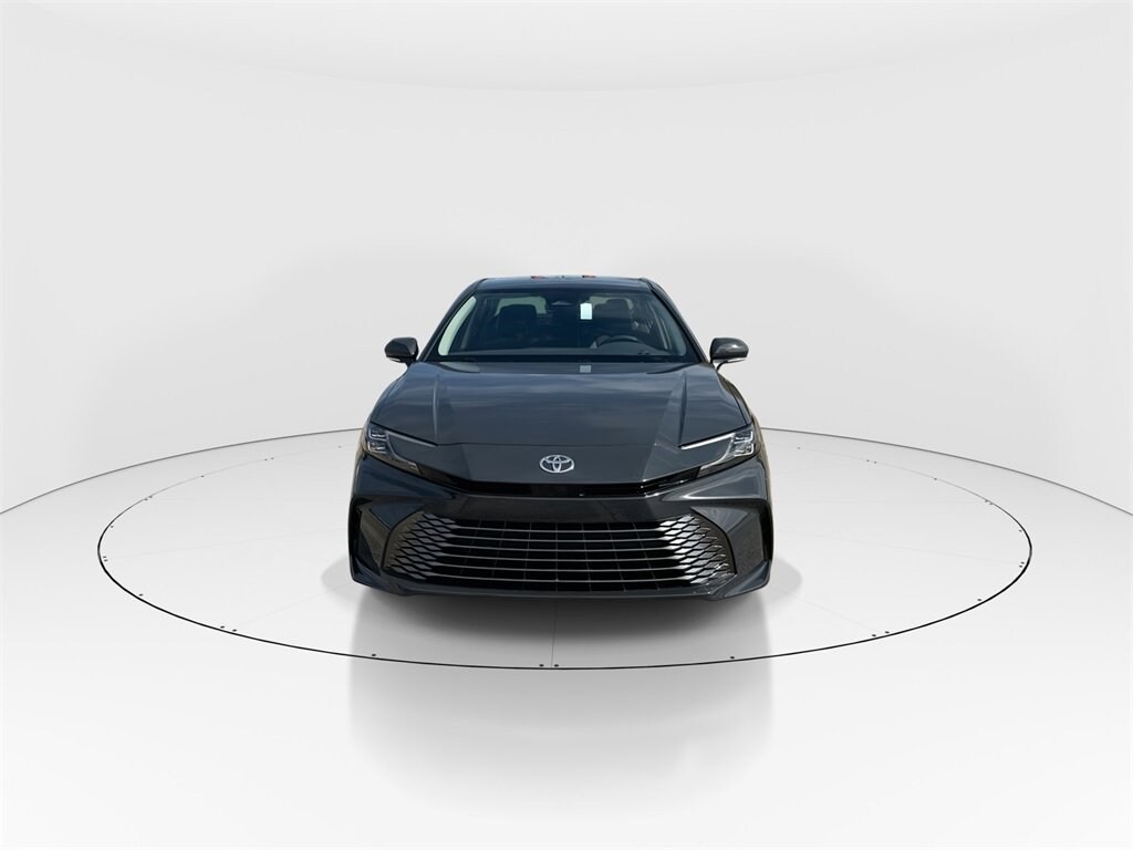 2026 Toyota Camry XLE photo 3