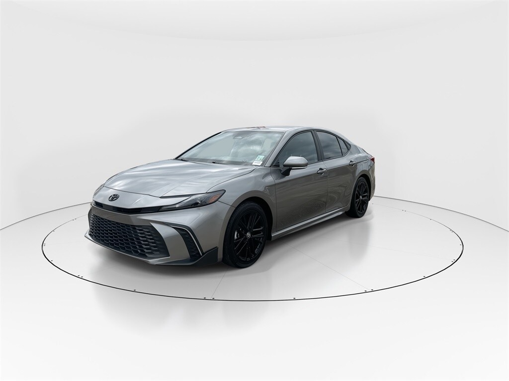 2025 Toyota Camry SE photo 4