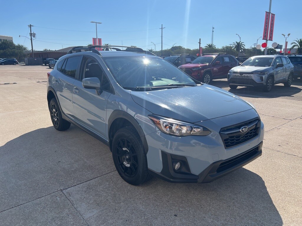 2018 Subaru Crosstrek 2.0i Premium photo 2