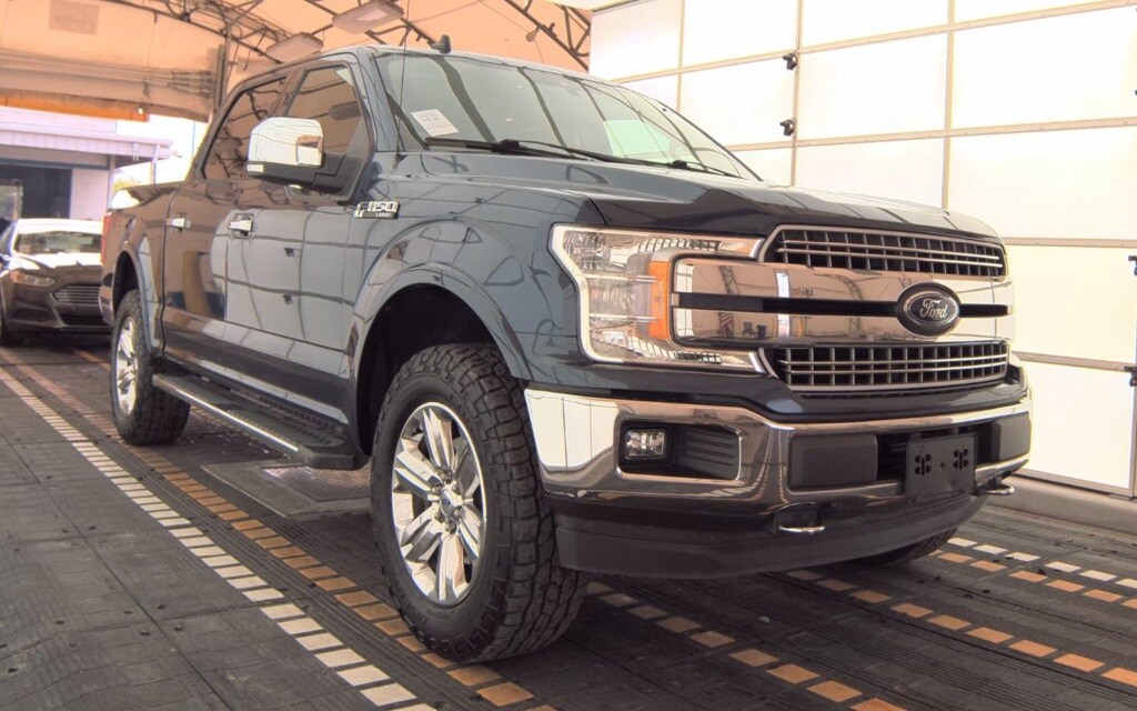 2019 Ford F-150 Lariat photo 2