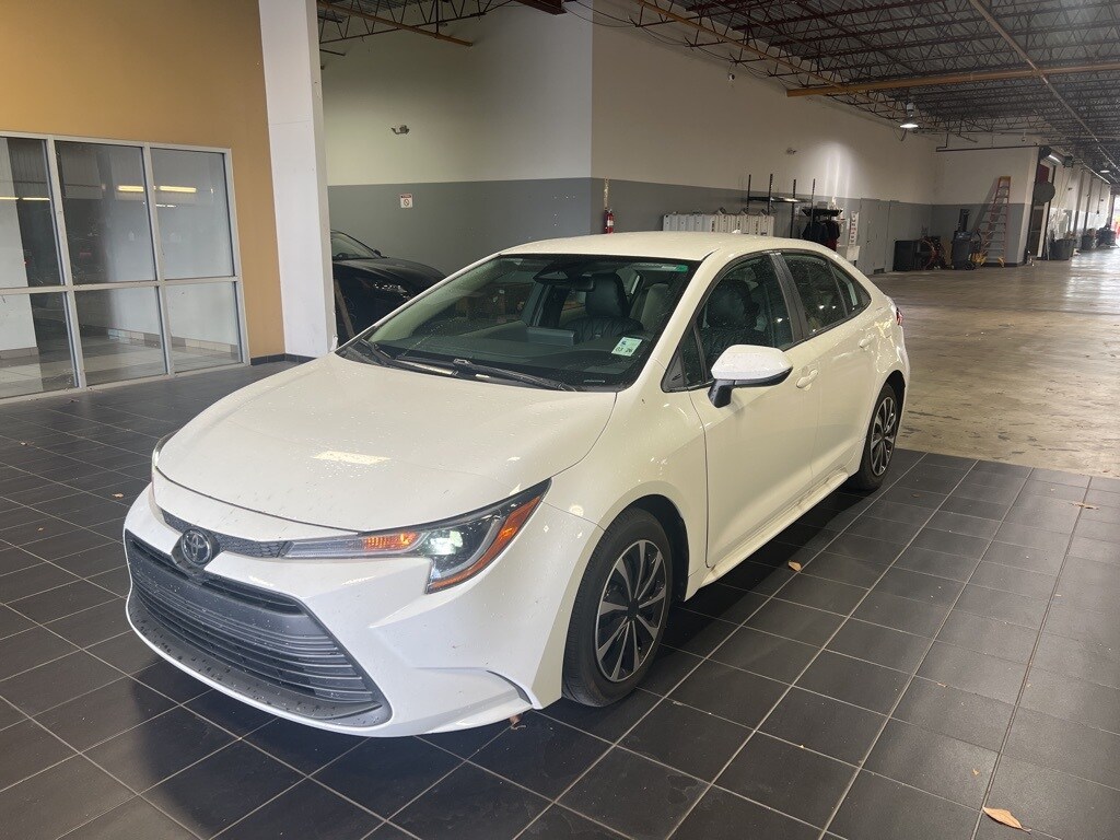 2024 Toyota Corolla LE photo 2