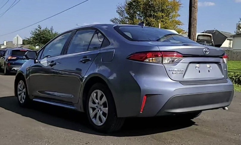 2023 Toyota Corolla LE photo 4