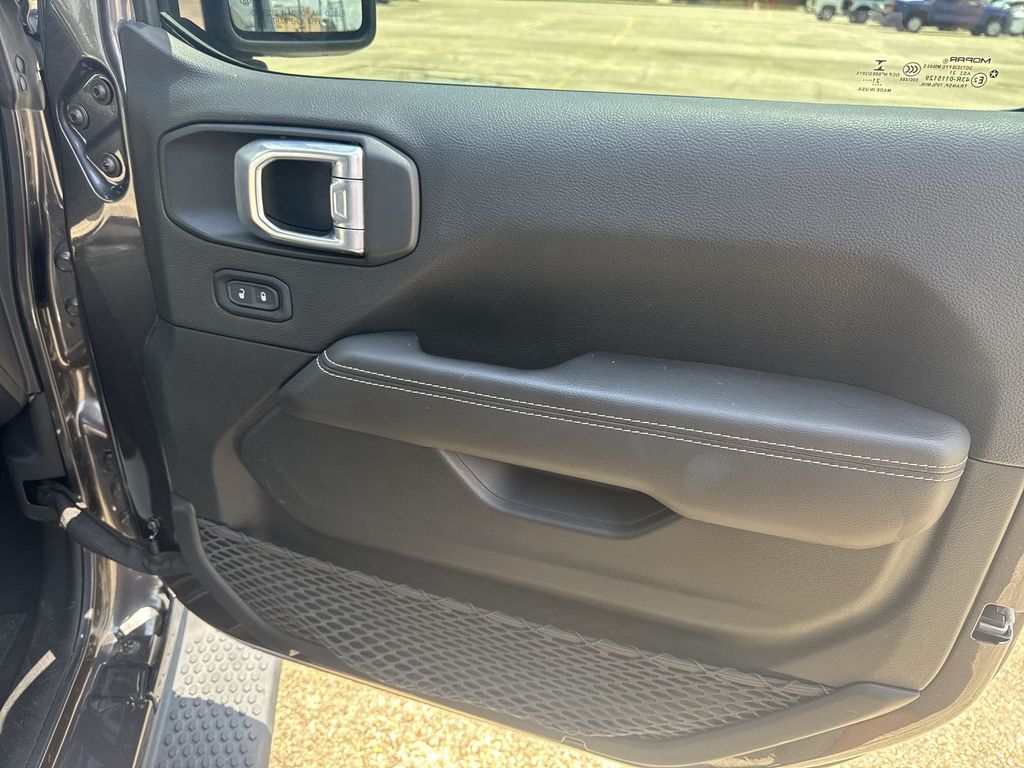 2021 Jeep Wrangler Unlimited Sahara 4XE - Photo 32