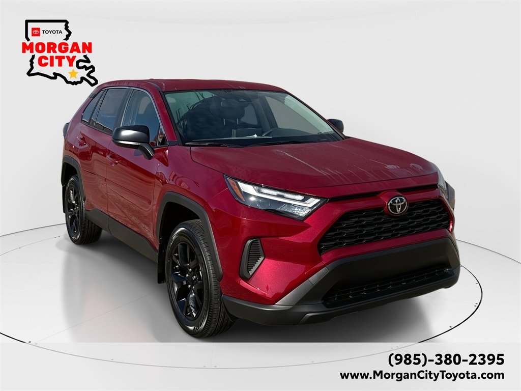 2025 Toyota RAV4 LE's photo