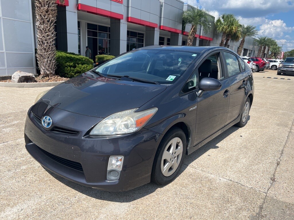 2010 Toyota Prius Four photo 2
