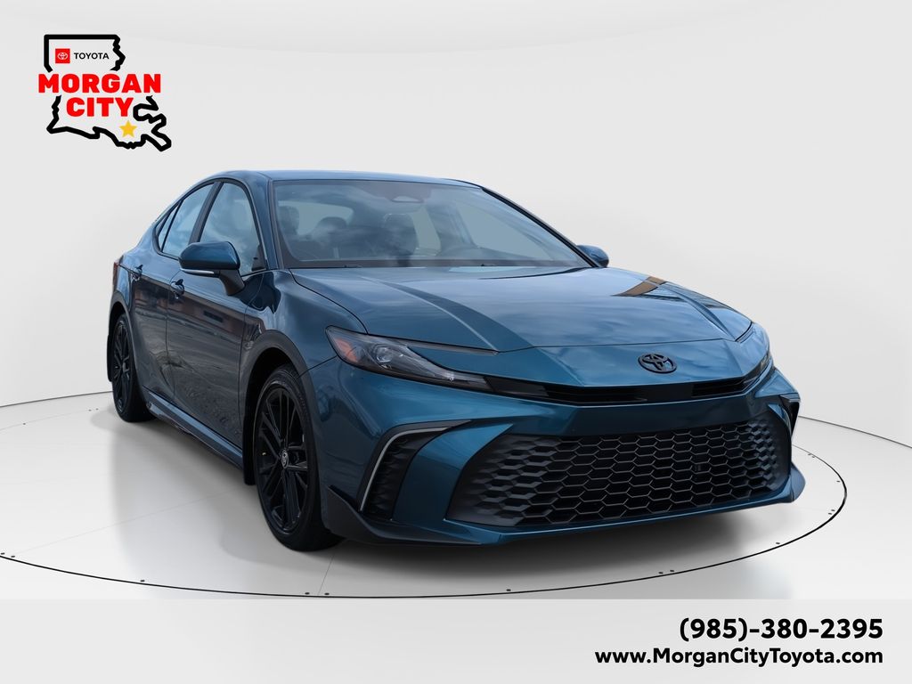 2026 Toyota Camry SE Hybrid's photo