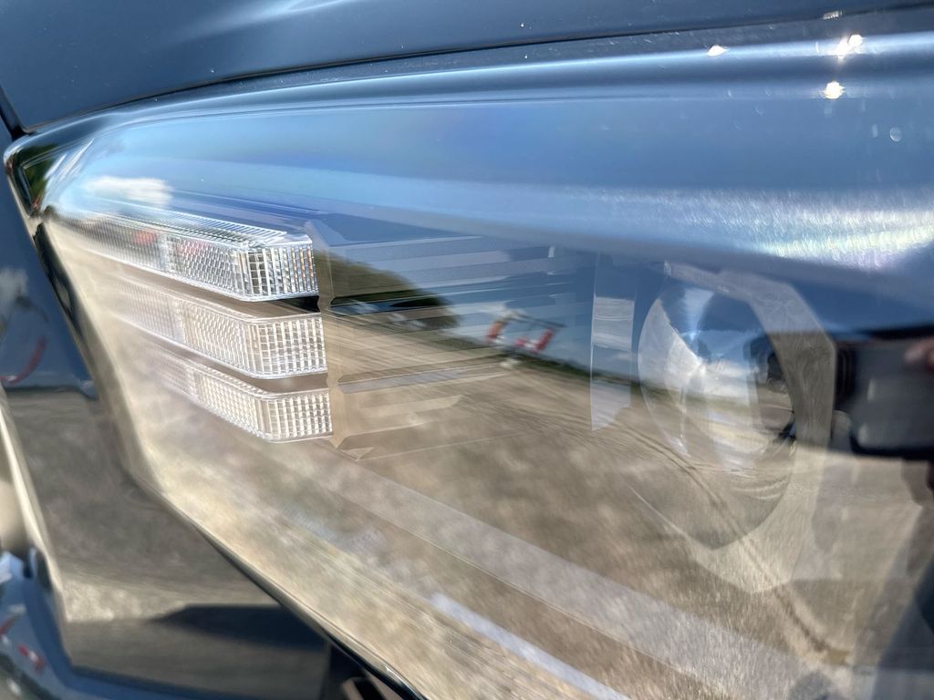 2025 Toyota Tacoma TRD Off Road - Photo 10