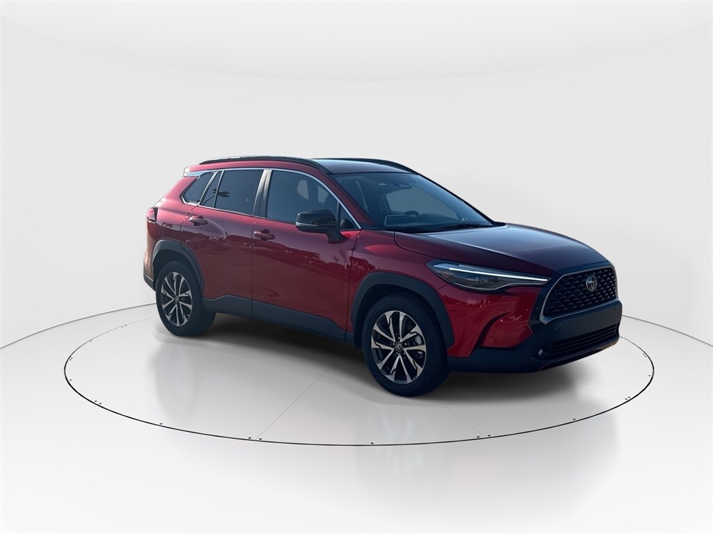 2025 Toyota Corolla Cross XLE photo 2
