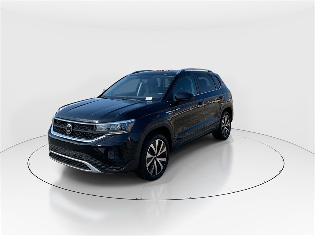 2022 Volkswagen Taos SE photo 3