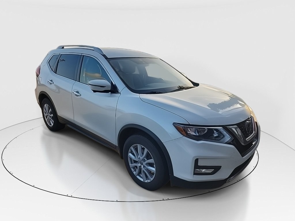 2018 Nissan Rogue SV's photo