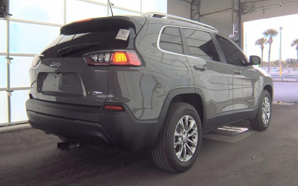 2021 Jeep Cherokee Latitude photo 3