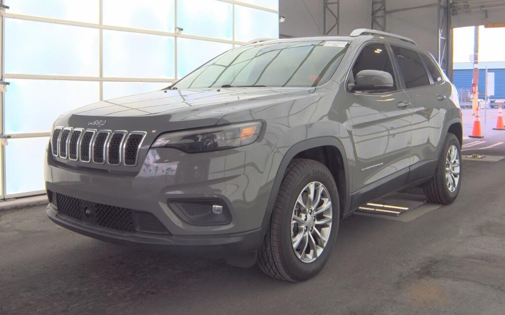2021 Jeep Cherokee Latitude photo 2