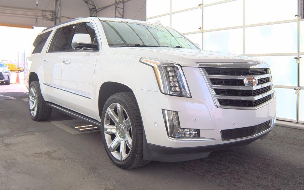 2020 Cadillac Escalade ESV Premium Luxury photo 2