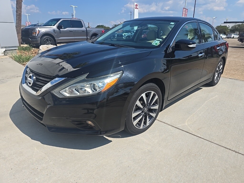 2016 Nissan Altima 2.5 SV photo 2