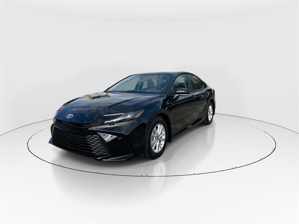 2026 Toyota Camry LE photo 4