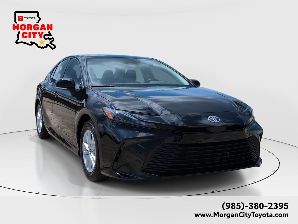 2026 Toyota Camry LE Hybrid's photo