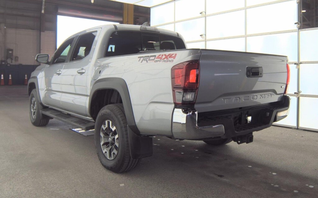 2019 Toyota Tacoma TRD Off-Road photo 4
