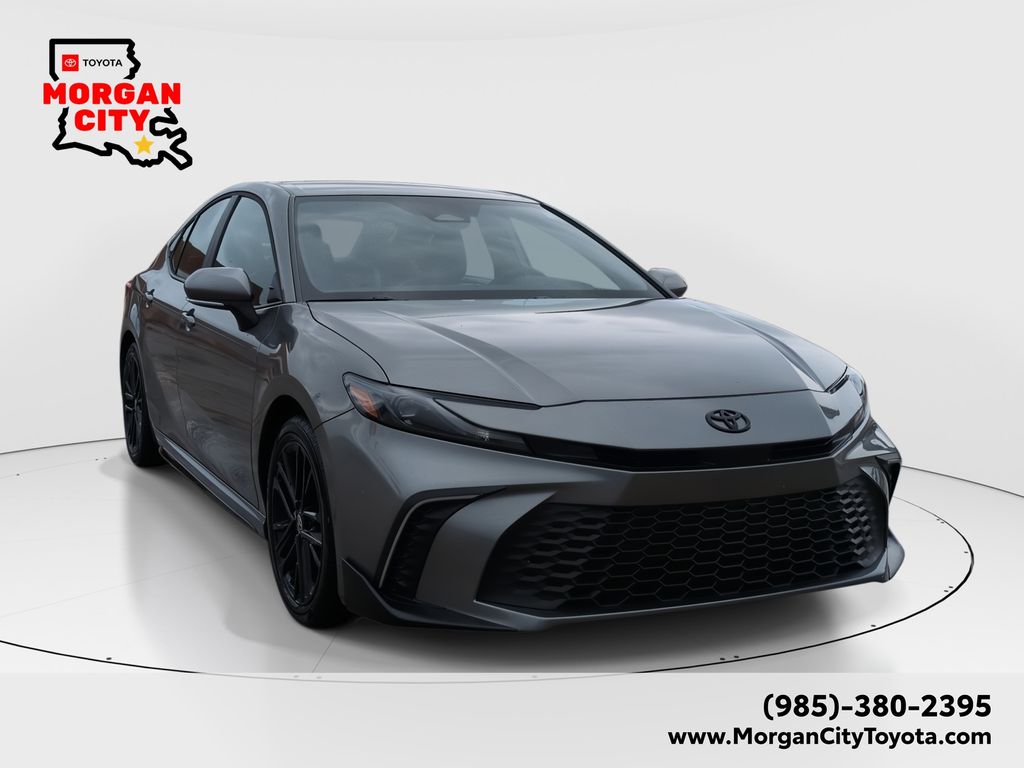 2026 Toyota Camry SE Hybrid's photo