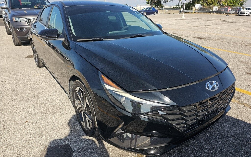 2023 Hyundai Elantra Limited photo 2