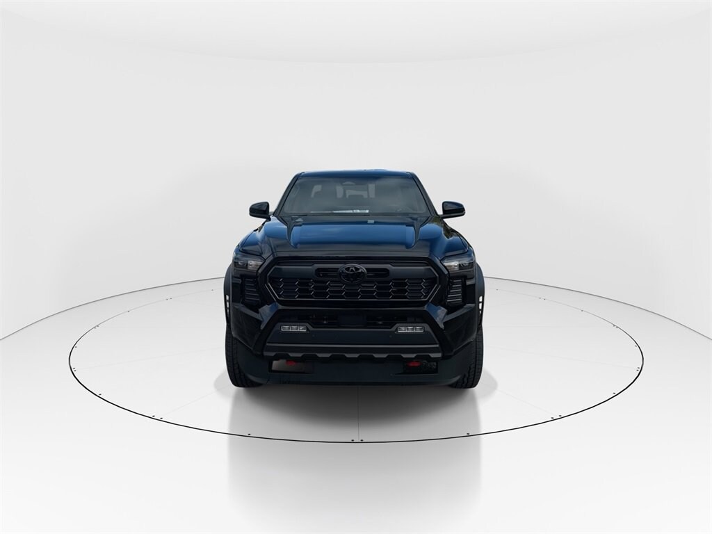 2026 Toyota Tacoma TRD Off-Road photo 3