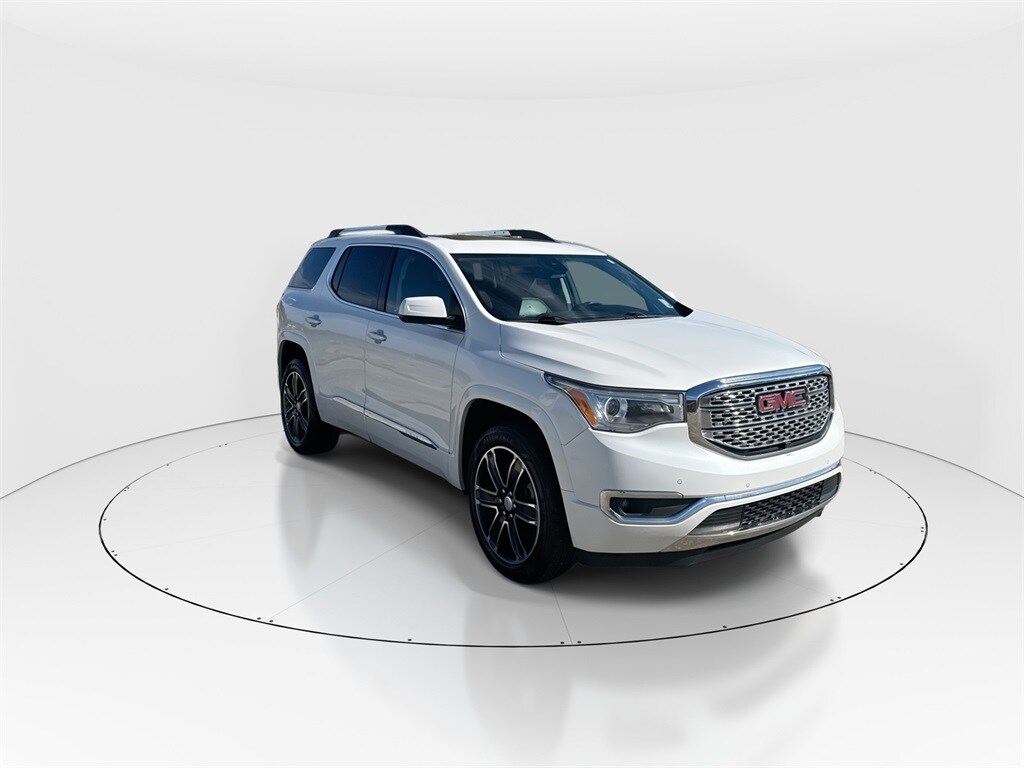 2018 Gmc Acadia Denali photo 2