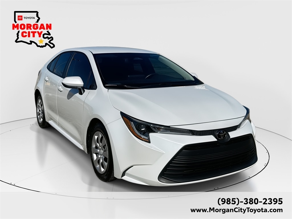 2024 Toyota Corolla LE's photo
