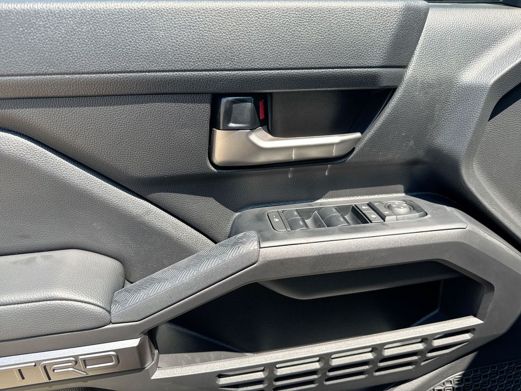 2025 Toyota Tacoma TRD Off Road - Photo 15