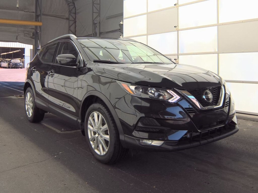 2022 Nissan Rogue Sport SV photo 2