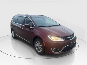 2019 Chrysler Pacifica Touring L's photo