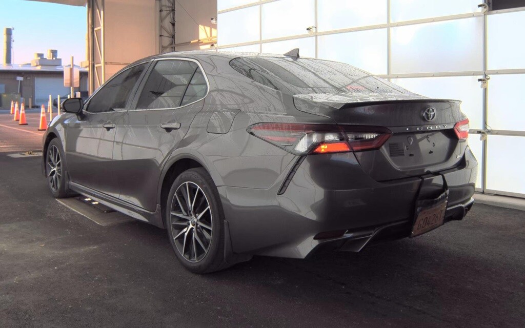 2023 Toyota Camry SE photo 4