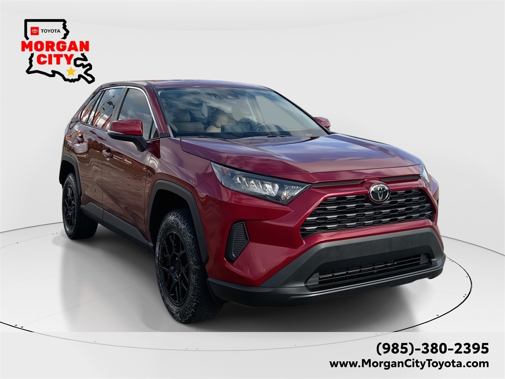 2022 Toyota RAV4 LE's photo