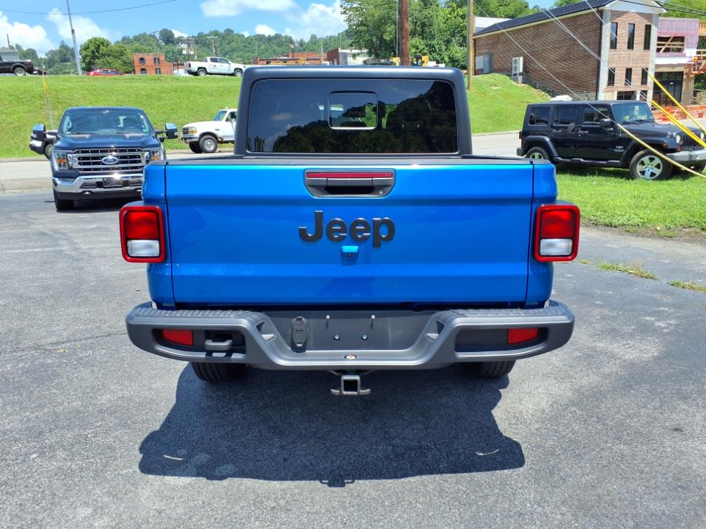 2024 Jeep Gladiator Sport photo 4
