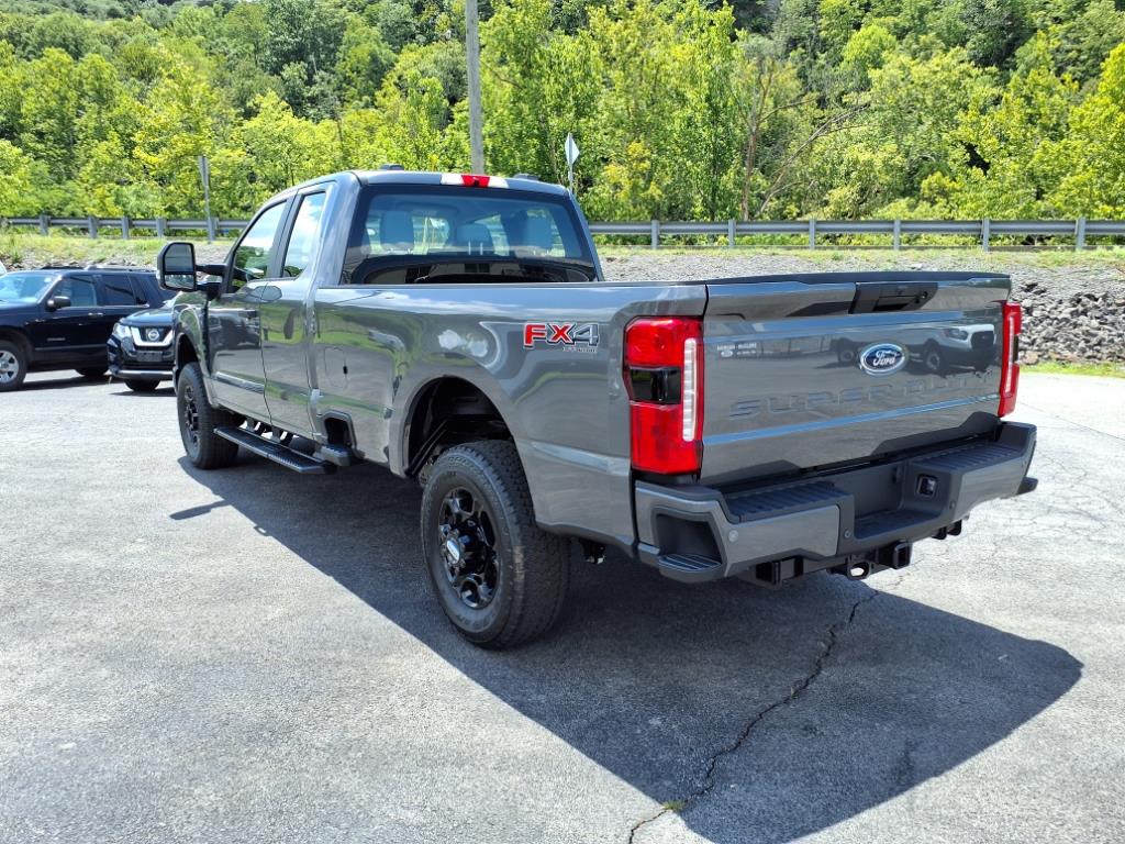 2025 Ford F-250 XL photo 3