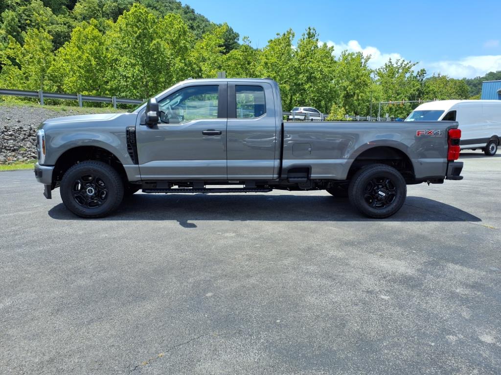 2025 Ford F-250 XL photo 2