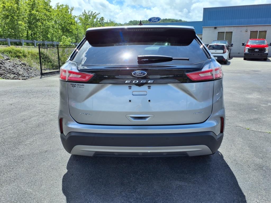 2024 Ford Edge SEL photo 4
