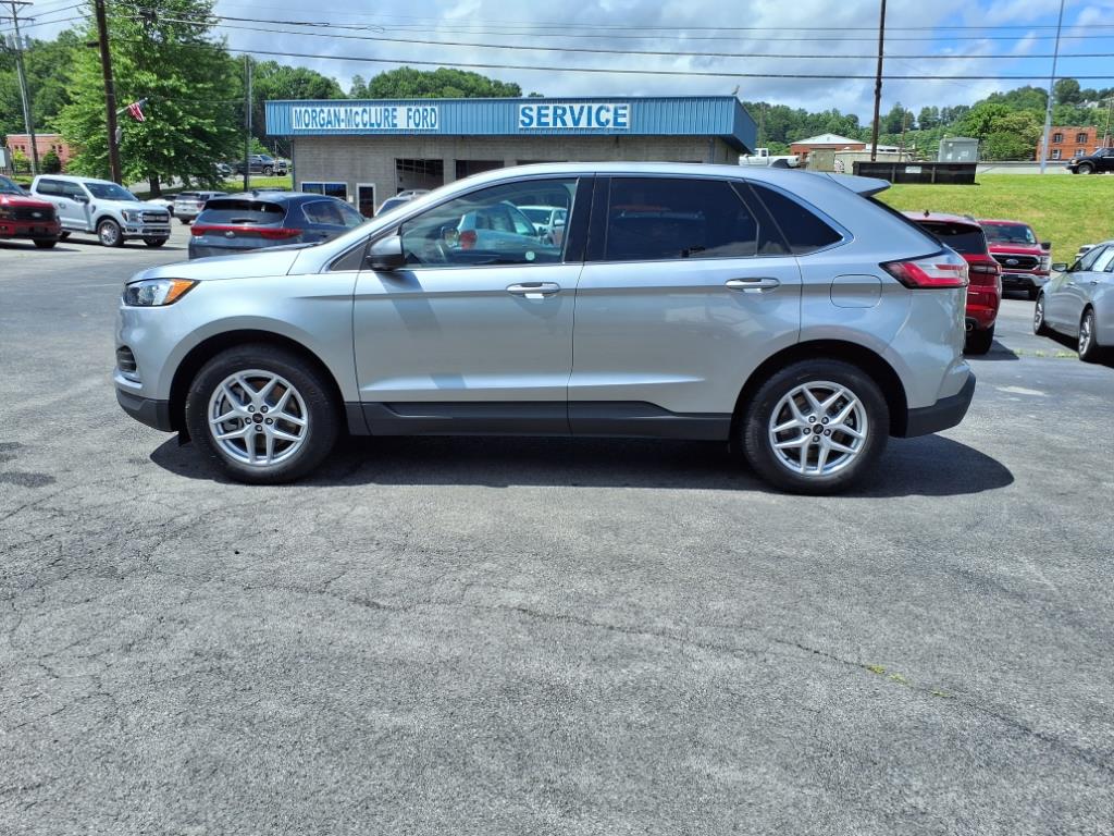 2024 Ford Edge SEL photo 2