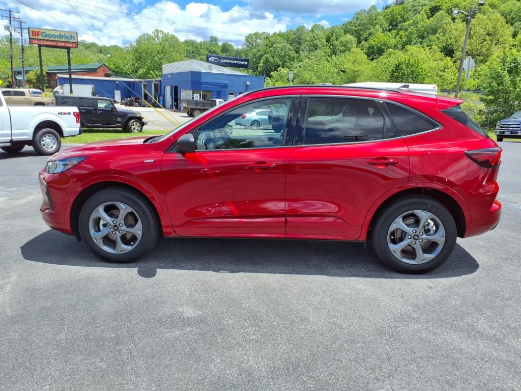 2024 Ford Escape ST-Line photo 2