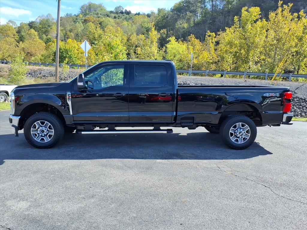 2026 Ford F-350 Lariat photo 2