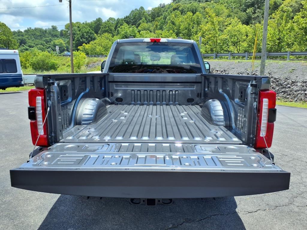 2025 Ford F-250 XL photo 4