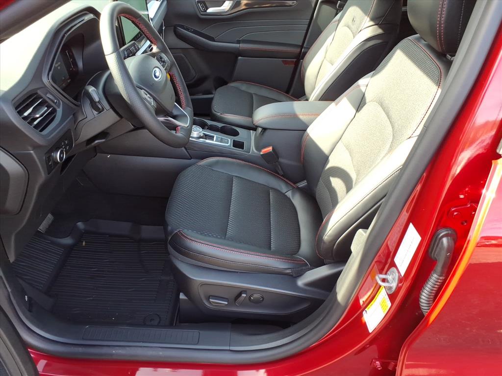 2026 Ford Escape ST-Line Select - Photo 6