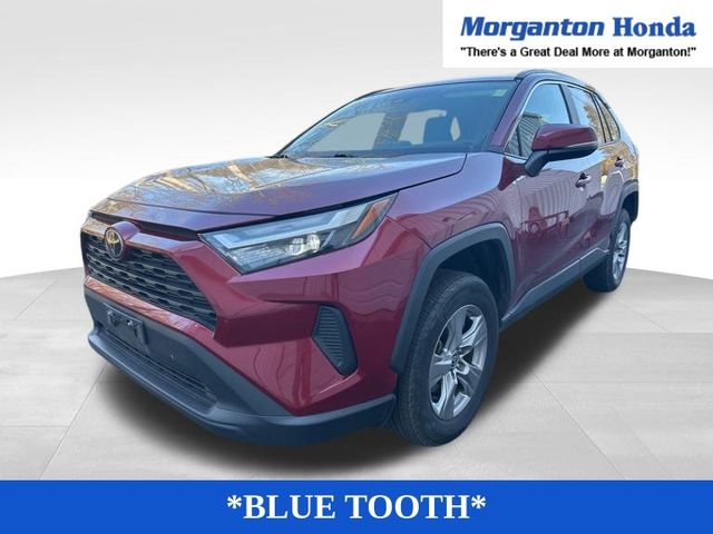 2023 Toyota RAV4 XLE photo 3