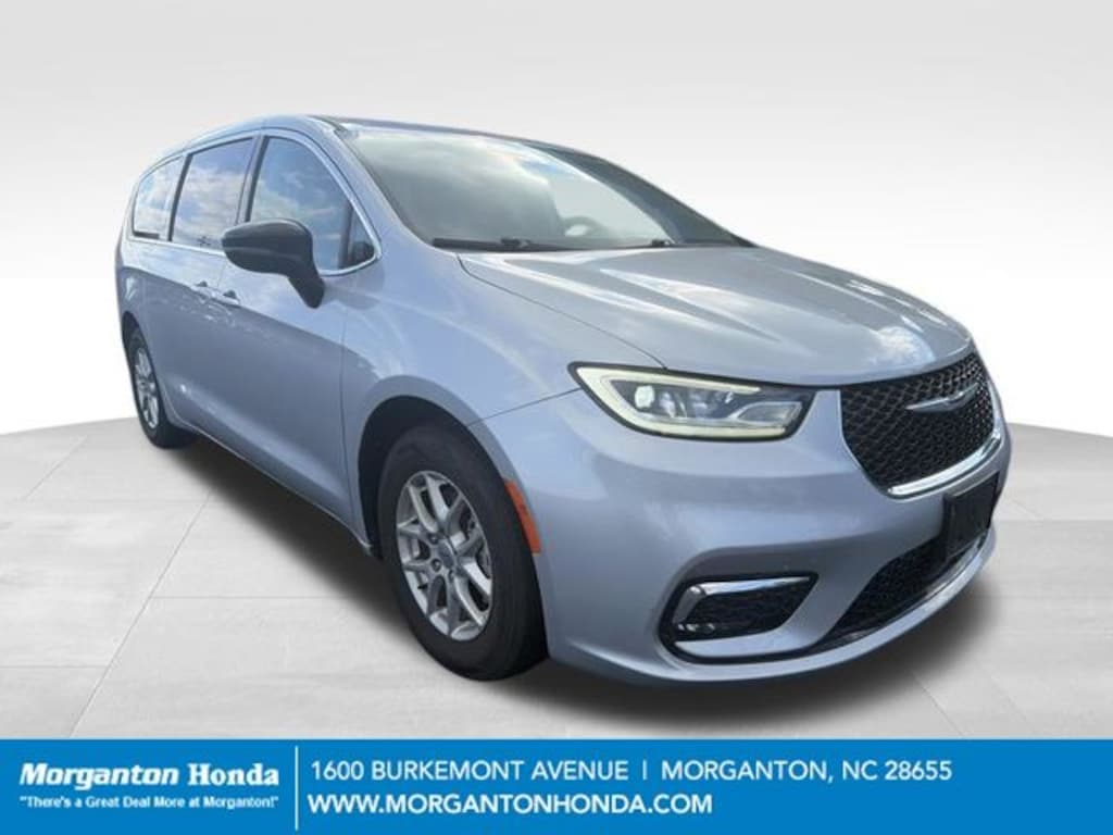Used 2024 Chrysler Pacifica Touring L Van Passenger Van