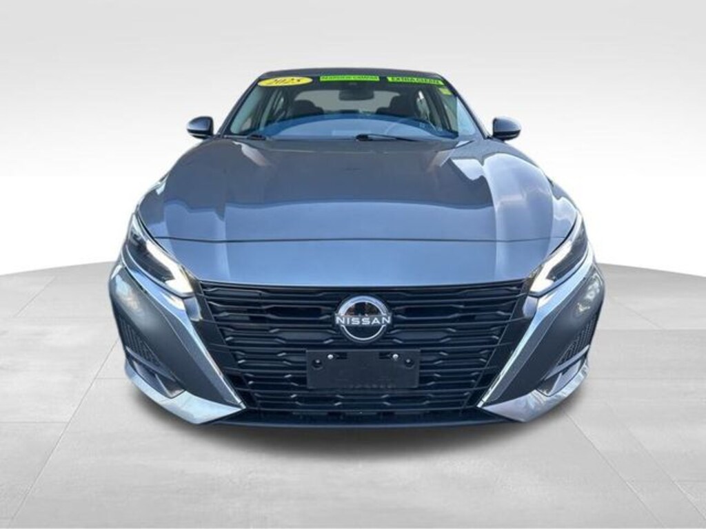 Used 2025 Nissan Altima SV Sedan