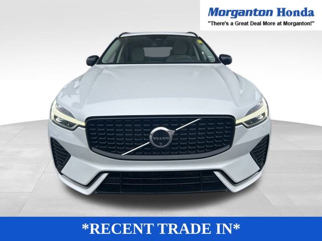 2024 Volvo XC60 B5 Plus photo 2