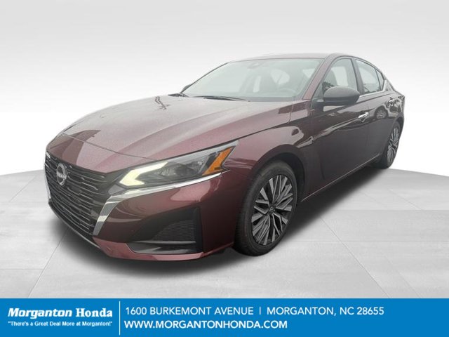 Used 2025 Nissan Altima SV Sedan